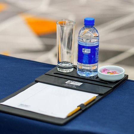 Holiday Inn Express Chengdu Tianfu Square By Ihg - Chunxi Road And Kuanzhai Alley エクステリア 写真