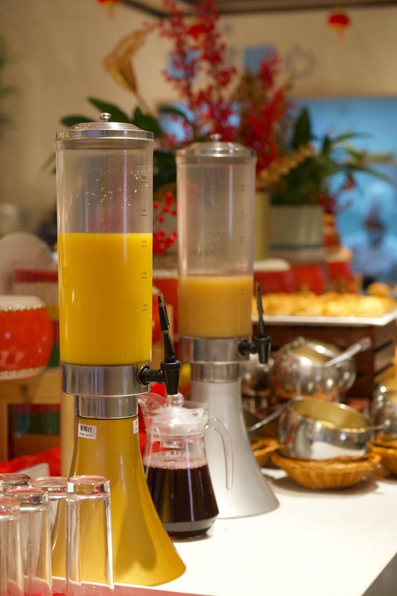 Holiday Inn Express Chengdu Tianfu Square By Ihg - Chunxi Road And Kuanzhai Alley エクステリア 写真