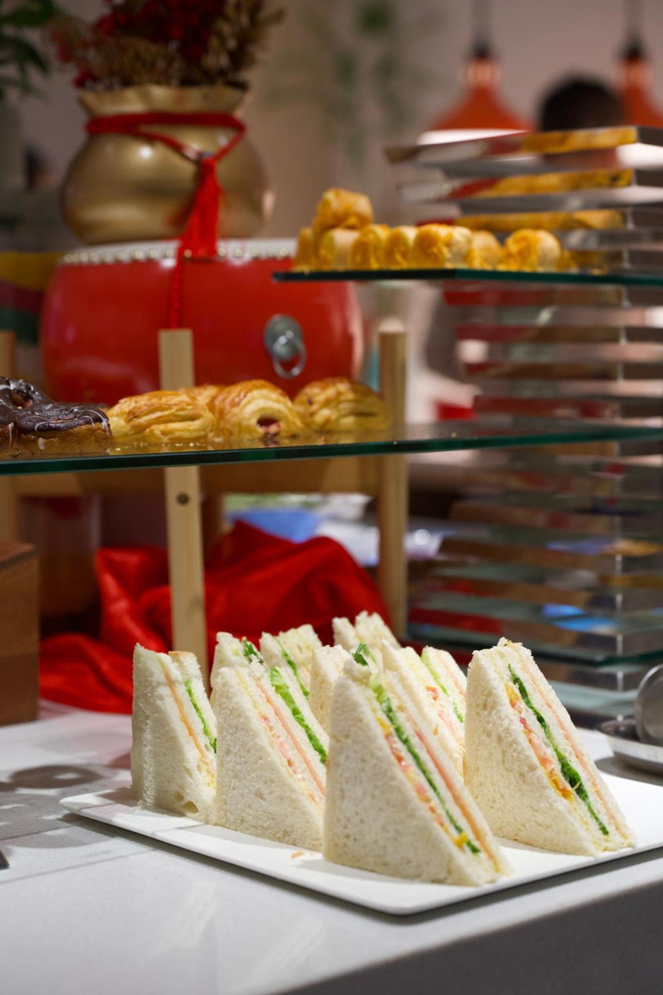 Holiday Inn Express Chengdu Tianfu Square By Ihg - Chunxi Road And Kuanzhai Alley エクステリア 写真
