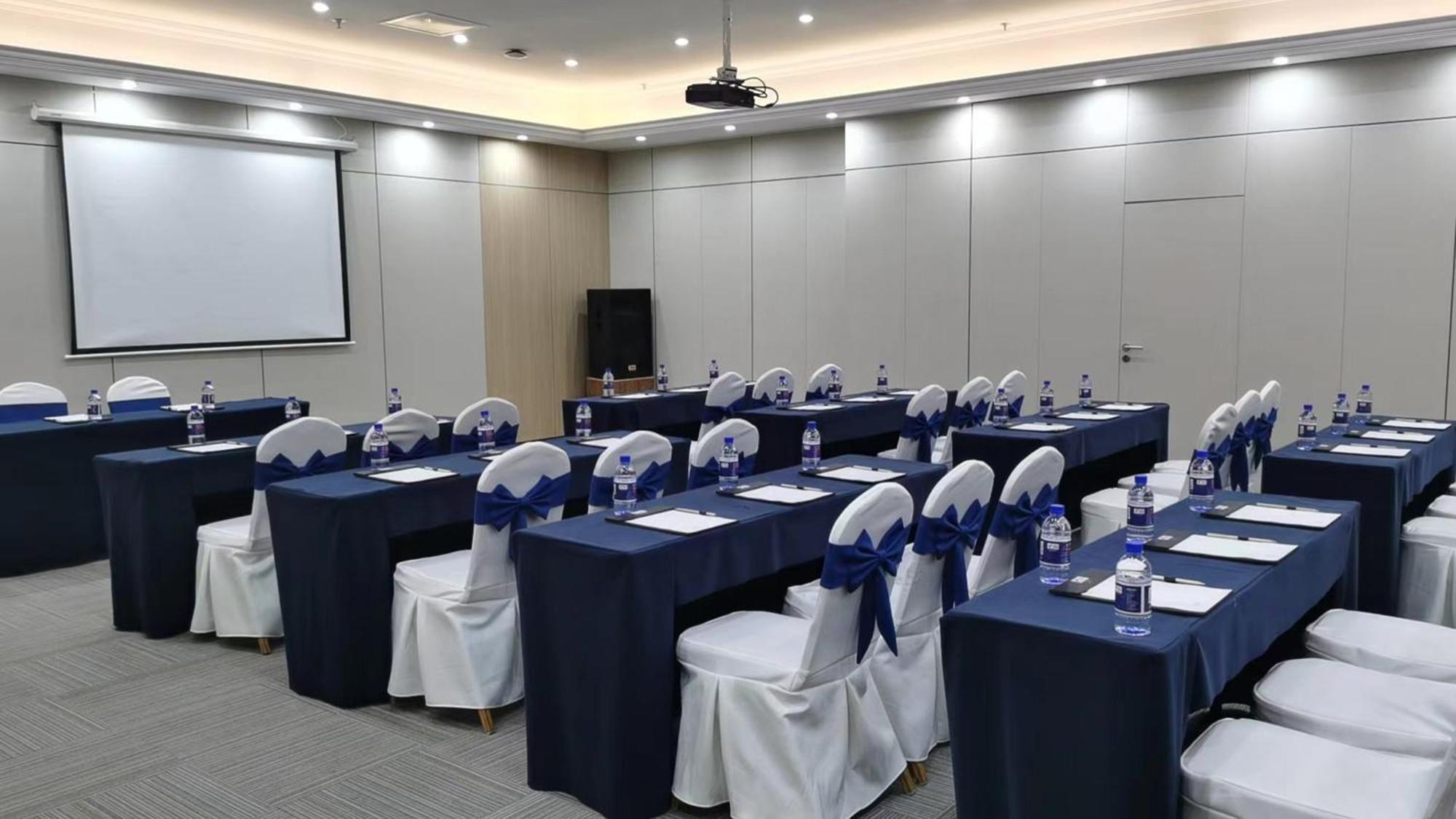 Holiday Inn Express Chengdu Tianfu Square By Ihg - Chunxi Road And Kuanzhai Alley エクステリア 写真