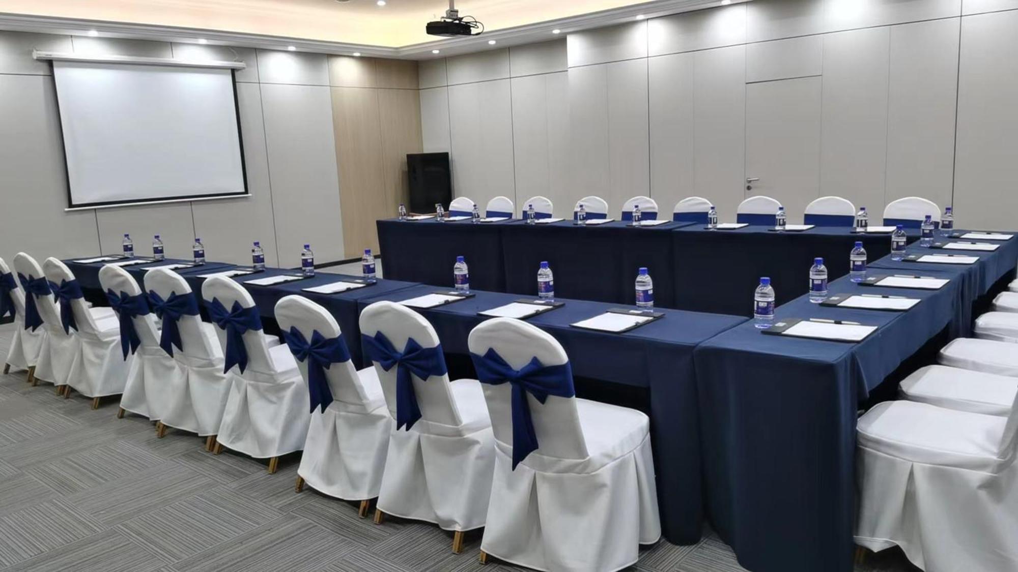 Holiday Inn Express Chengdu Tianfu Square By Ihg - Chunxi Road And Kuanzhai Alley エクステリア 写真