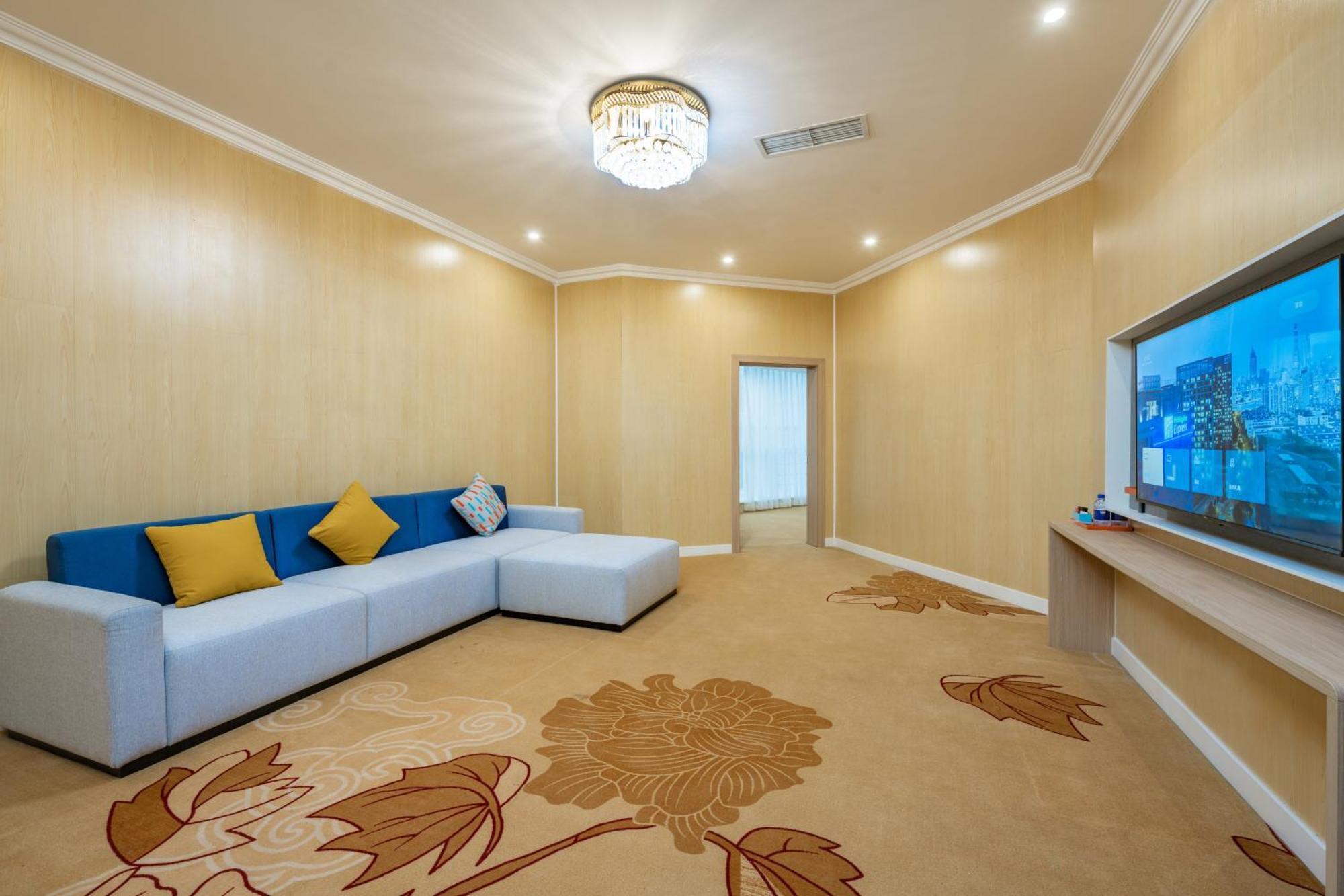 Holiday Inn Express Chengdu Tianfu Square By Ihg - Chunxi Road And Kuanzhai Alley エクステリア 写真
