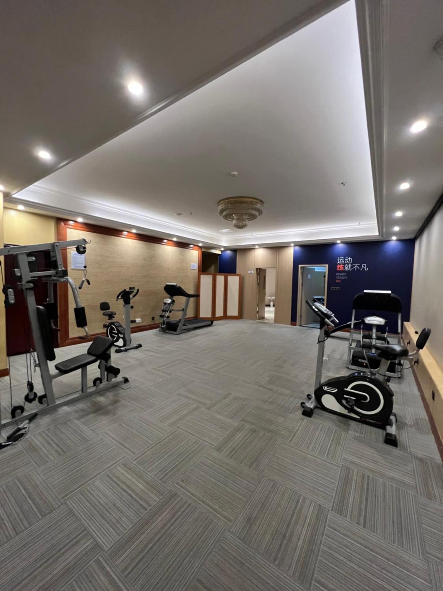 Holiday Inn Express Chengdu Tianfu Square By Ihg - Chunxi Road And Kuanzhai Alley エクステリア 写真