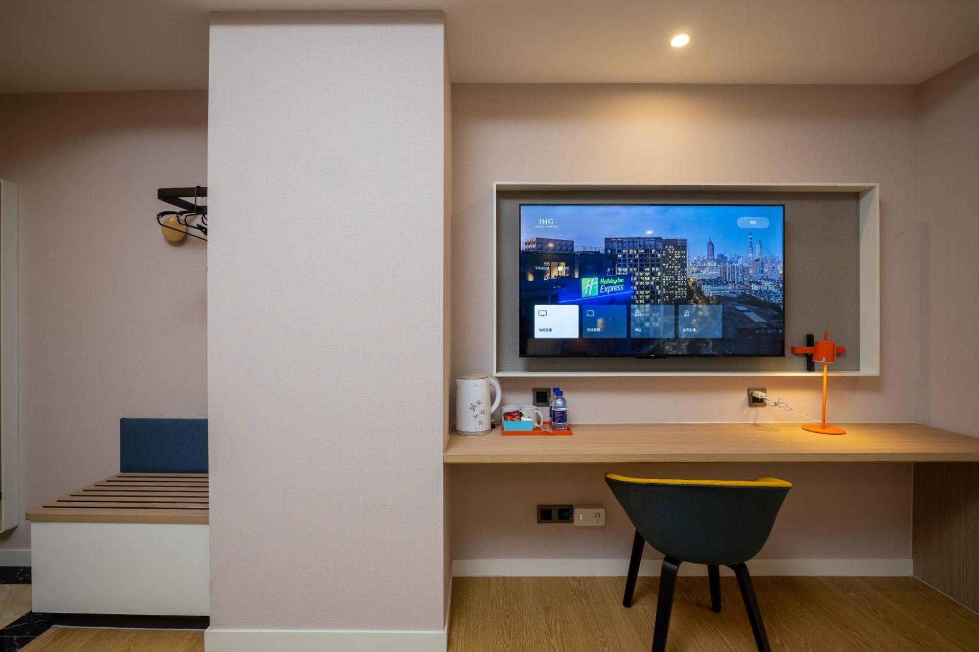 Holiday Inn Express Chengdu Tianfu Square By Ihg - Chunxi Road And Kuanzhai Alley エクステリア 写真