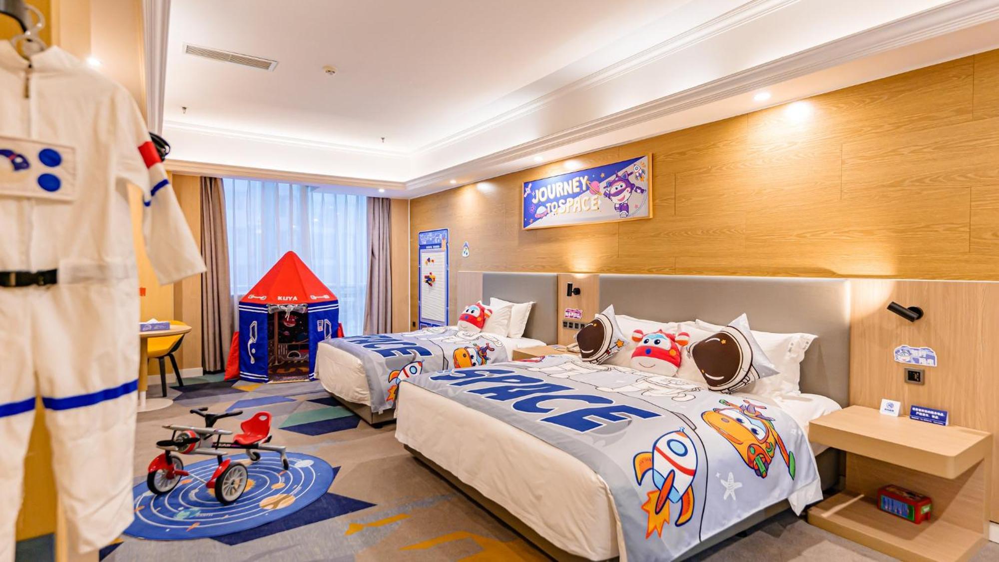 Holiday Inn Express Chengdu Tianfu Square By Ihg - Chunxi Road And Kuanzhai Alley エクステリア 写真