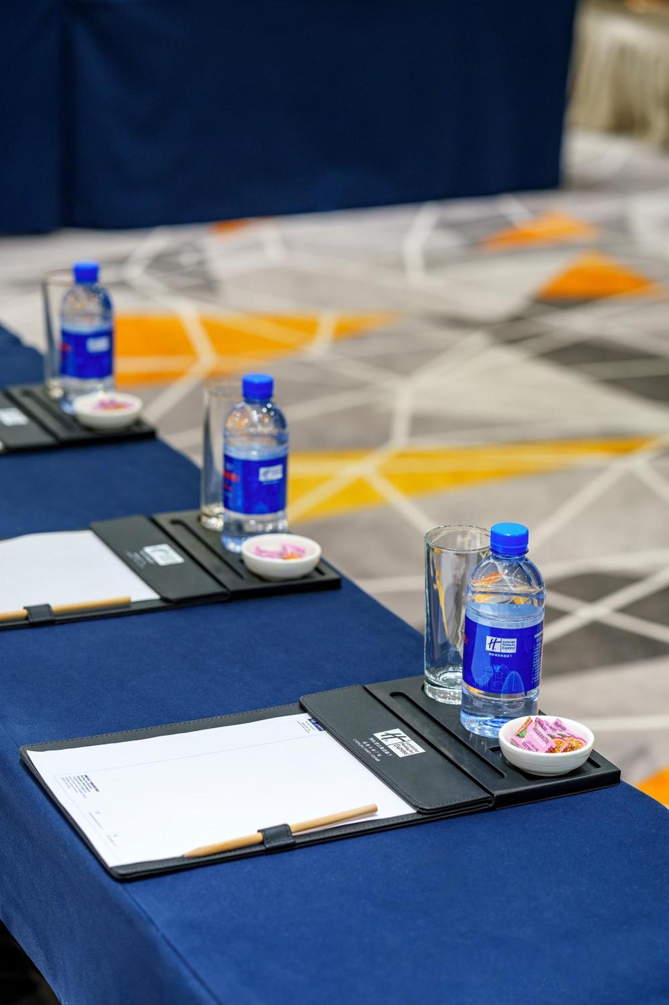 Holiday Inn Express Chengdu Tianfu Square By Ihg - Chunxi Road And Kuanzhai Alley エクステリア 写真
