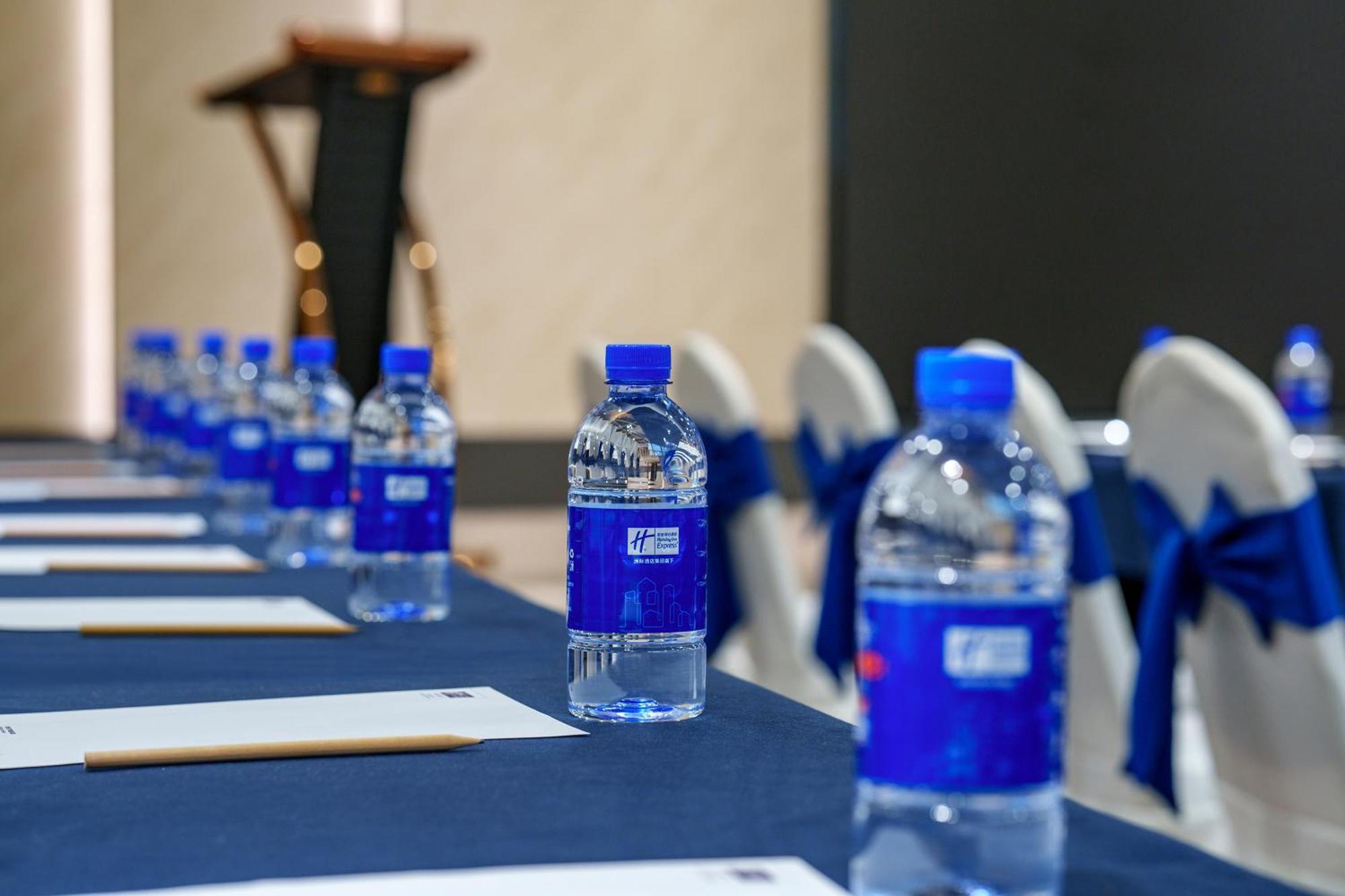 Holiday Inn Express Chengdu Tianfu Square By Ihg - Chunxi Road And Kuanzhai Alley エクステリア 写真