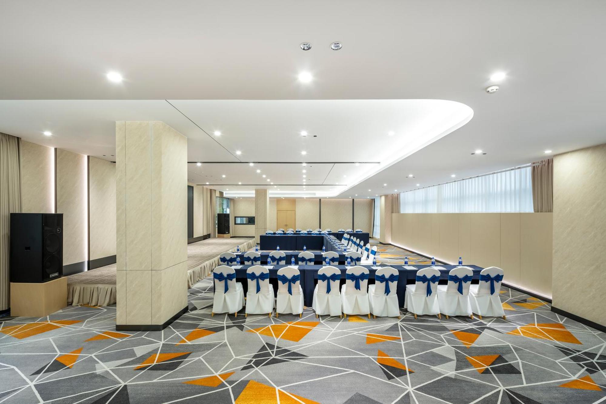 Holiday Inn Express Chengdu Tianfu Square By Ihg - Chunxi Road And Kuanzhai Alley エクステリア 写真