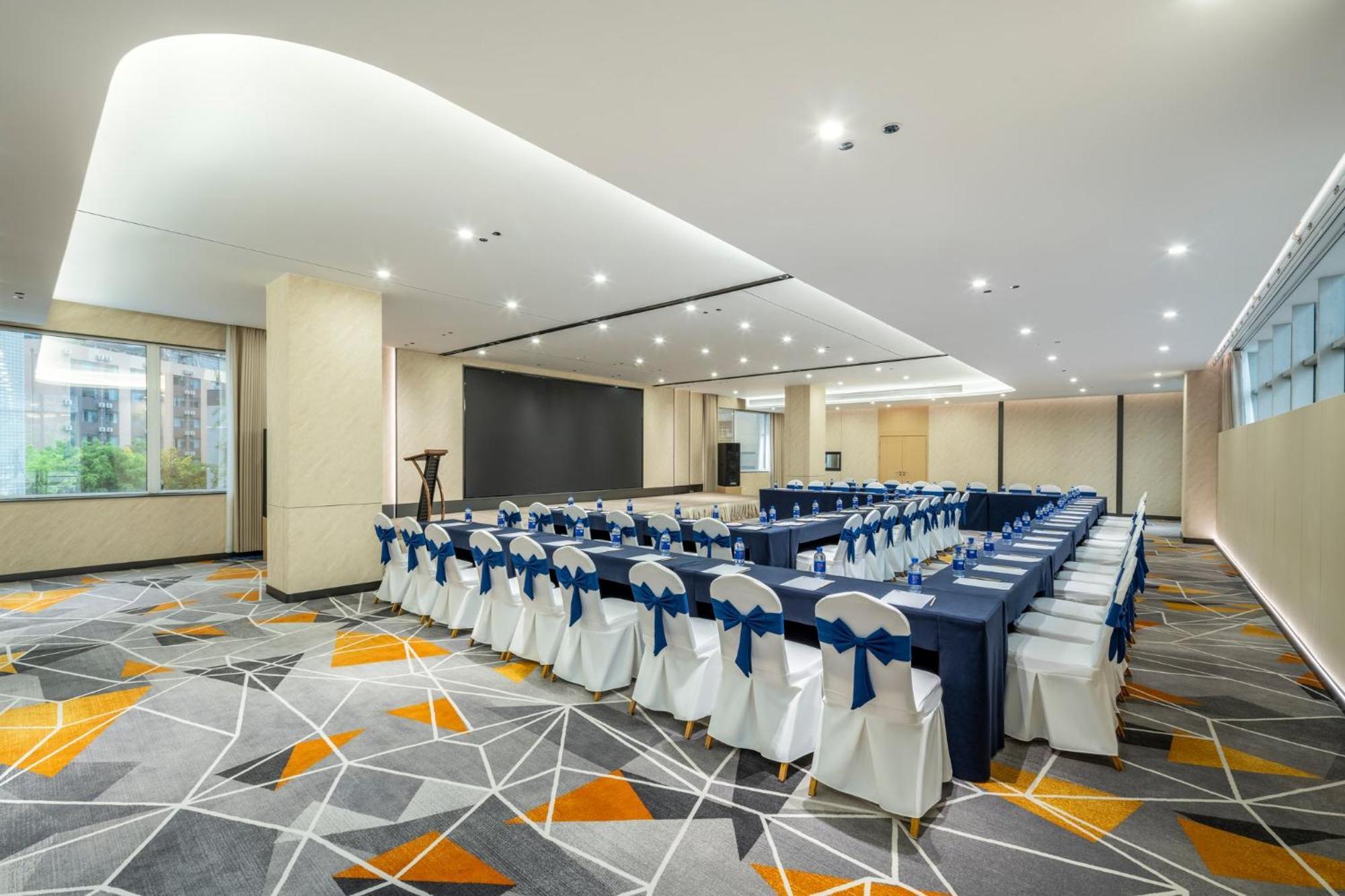 Holiday Inn Express Chengdu Tianfu Square By Ihg - Chunxi Road And Kuanzhai Alley エクステリア 写真