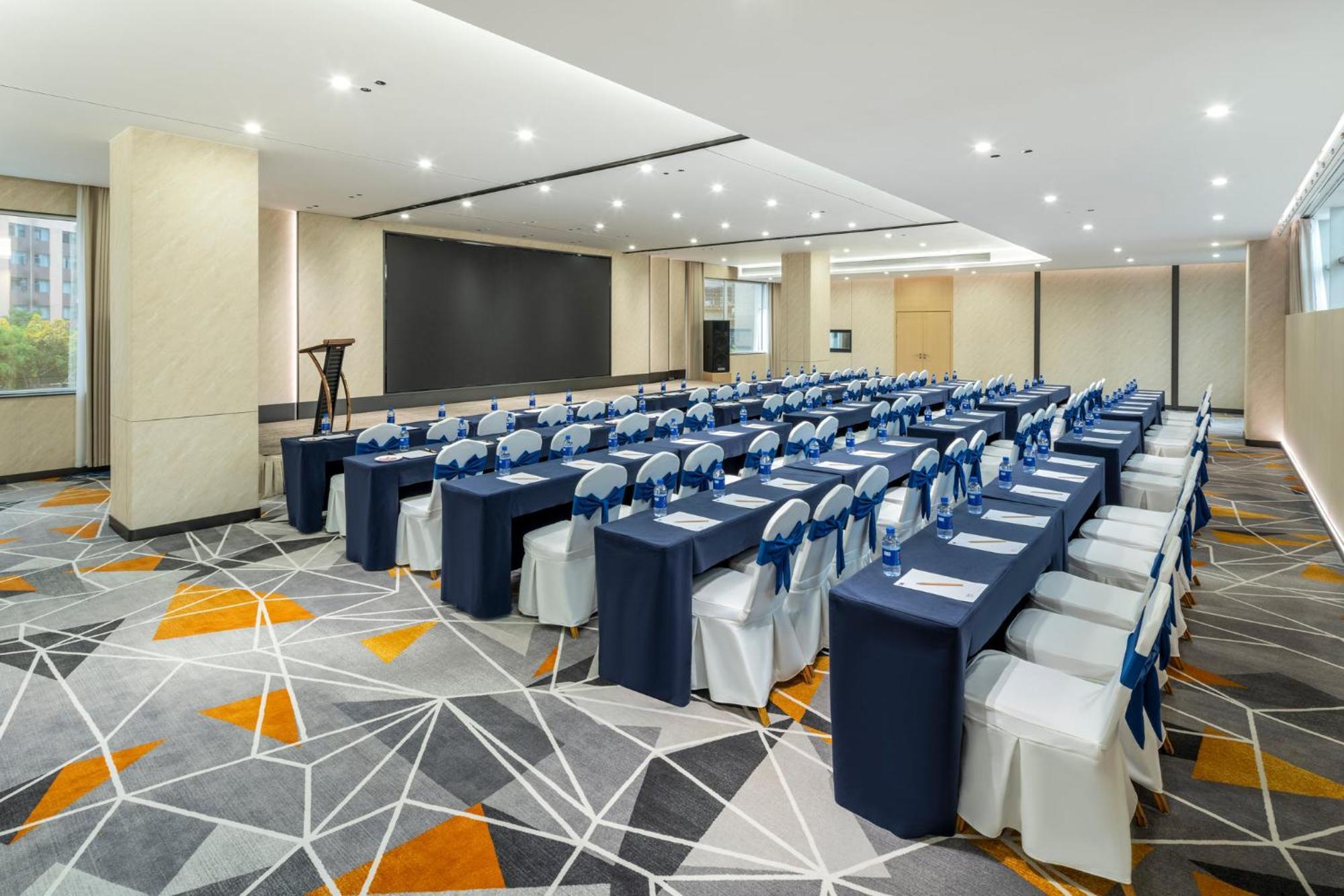 Holiday Inn Express Chengdu Tianfu Square By Ihg - Chunxi Road And Kuanzhai Alley エクステリア 写真