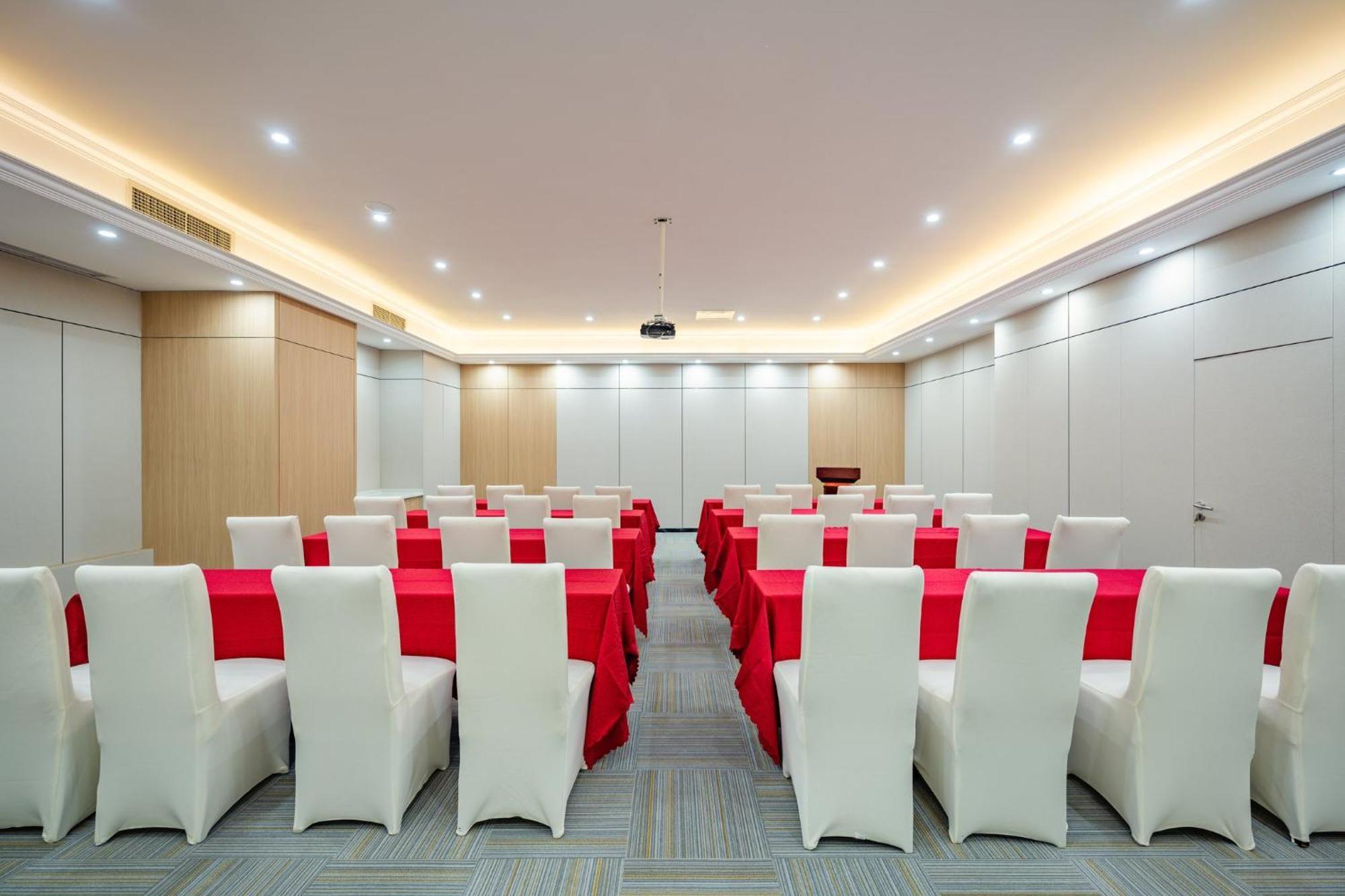 Holiday Inn Express Chengdu Tianfu Square By Ihg - Chunxi Road And Kuanzhai Alley エクステリア 写真