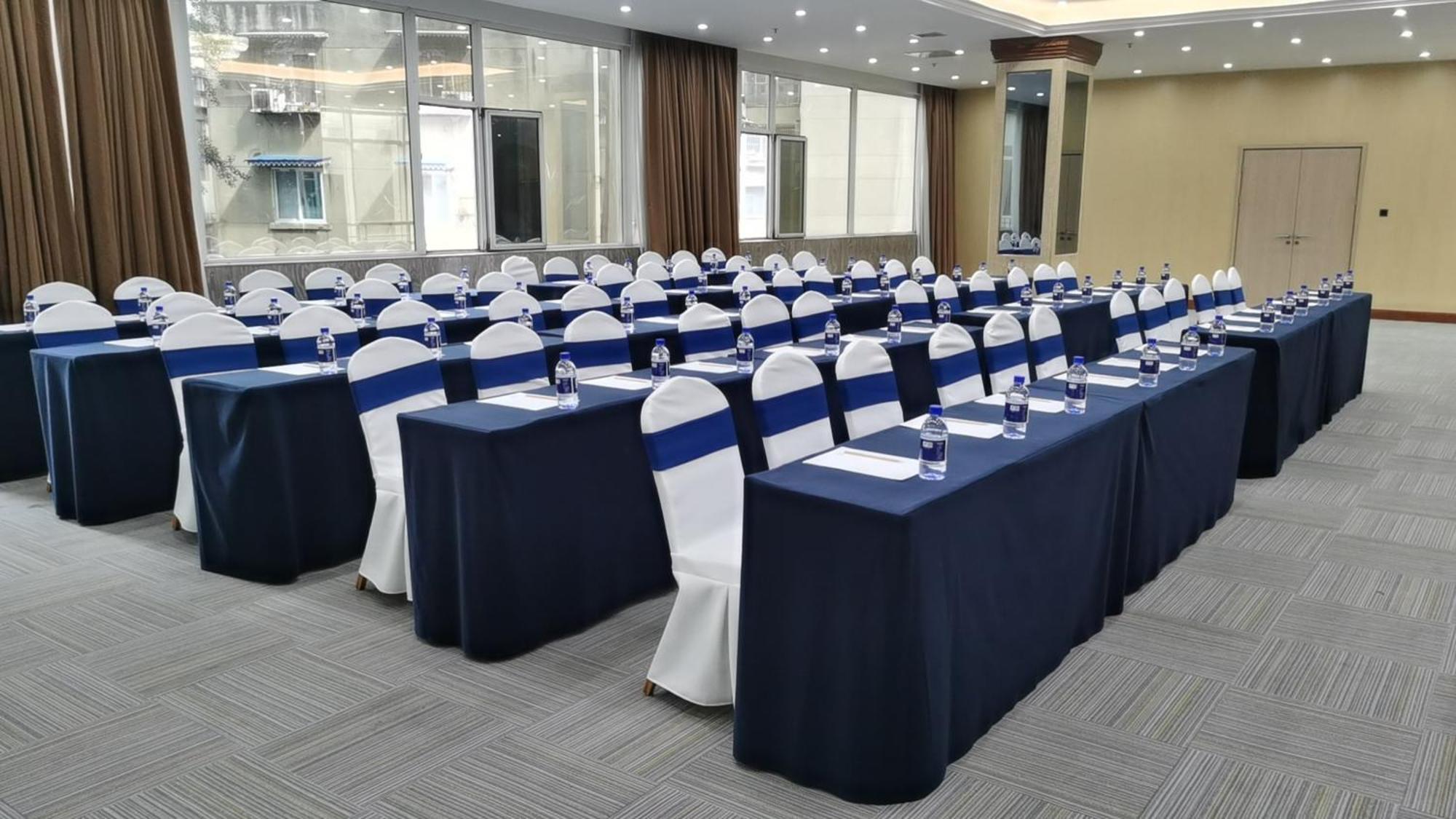Holiday Inn Express Chengdu Tianfu Square By Ihg - Chunxi Road And Kuanzhai Alley エクステリア 写真